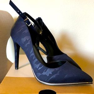 Call it springs blue pumps 7.5